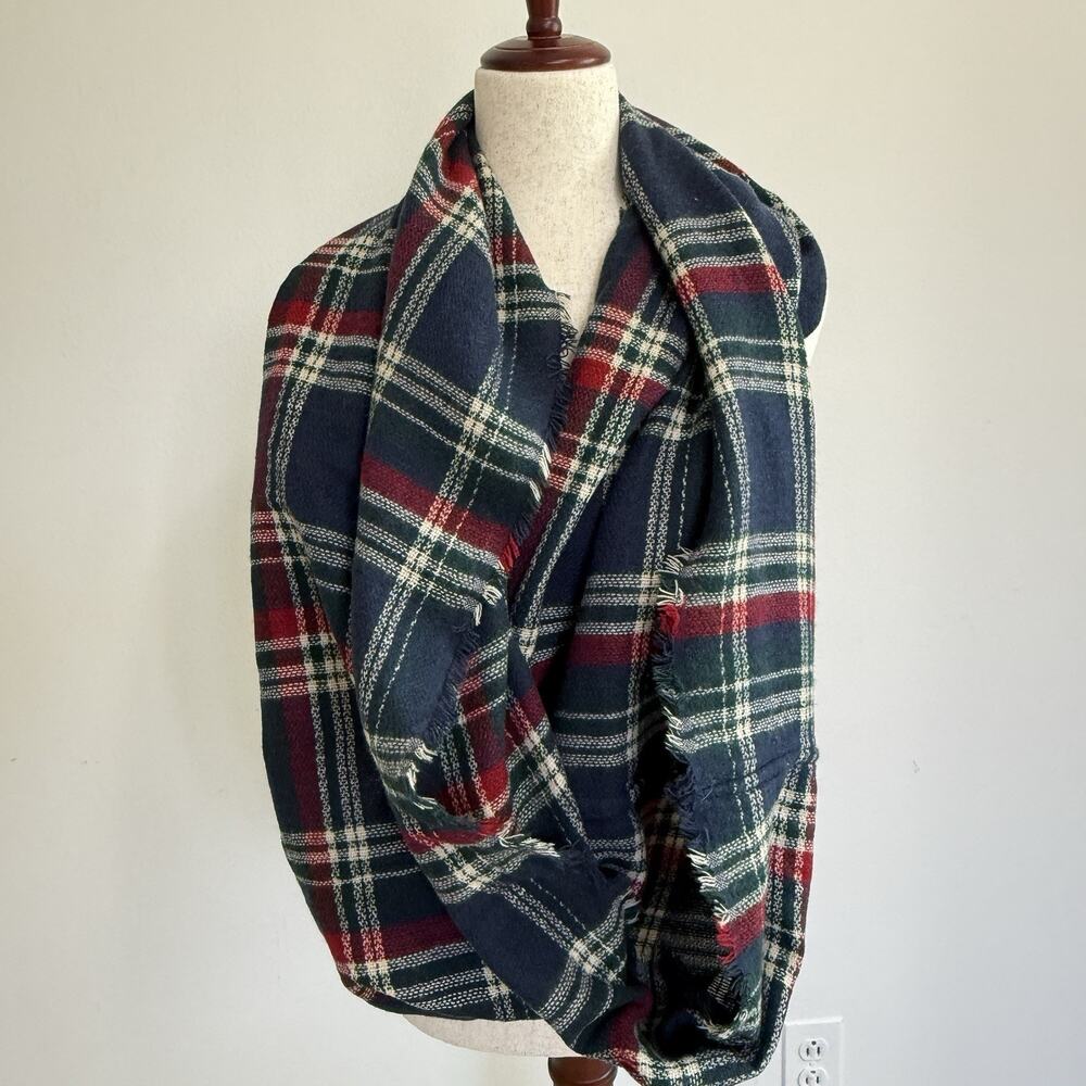 LOOK‎ Infinity Scarf Womens One Size Green Red Green Plaid Wool Flannel